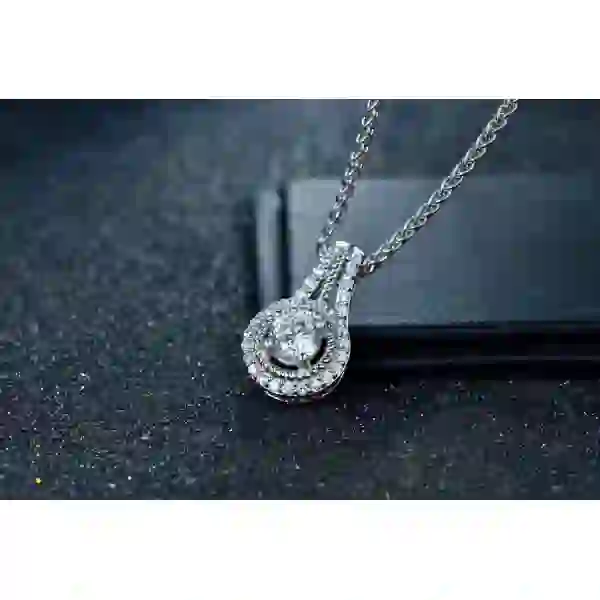 Elegant Silver Pendant Necklace