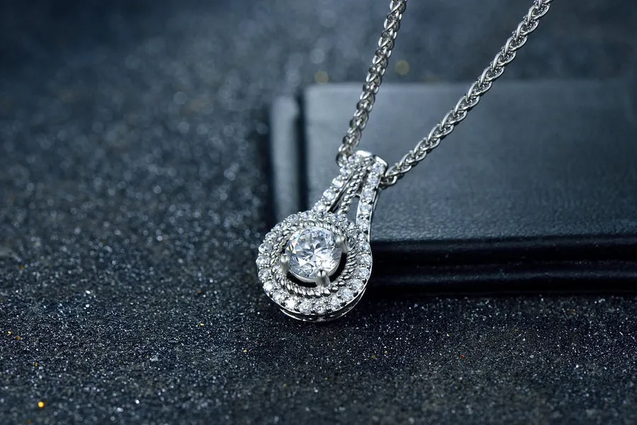 Elegant Silver Pendant Necklace